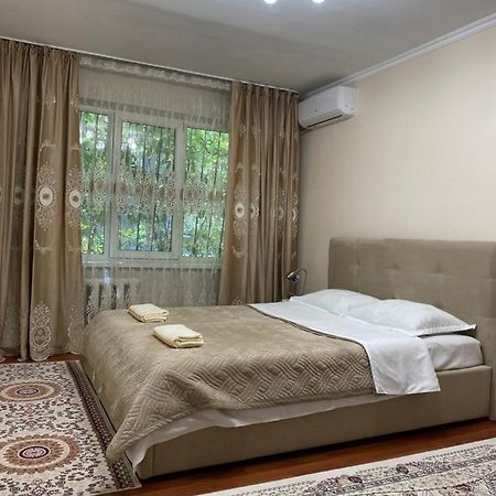 Flat Apartamento Almaty Exterior foto