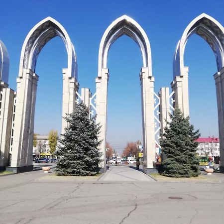 Flat Apartamento Almaty Exterior foto